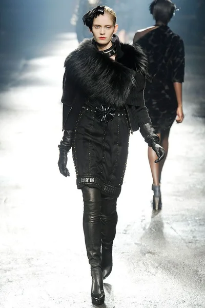 Look 45